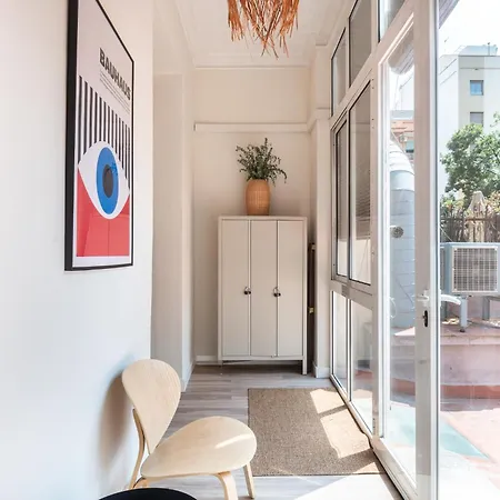 דירה Sunny With 100sqm Terrace In