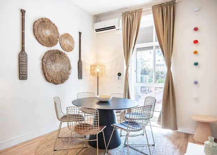 Sunny With 100sqm Terrace In דירה *