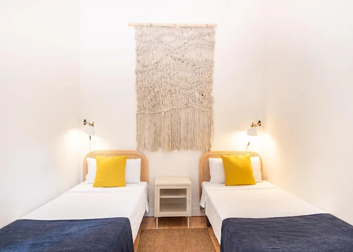 דירה Sunny With 100sqm Terrace In *