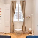 Sunny With 100sqm Terrace In Apartamento