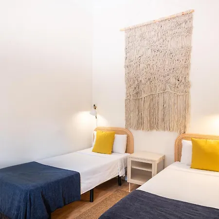 Sunny With 100sqm Terrace In *