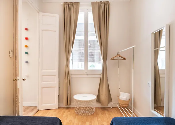 Sunny With 100sqm Terrace In Apartamento